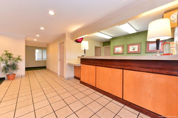 IL Red Roof Suites Danville (Rileysburg)